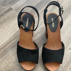 Express sandals